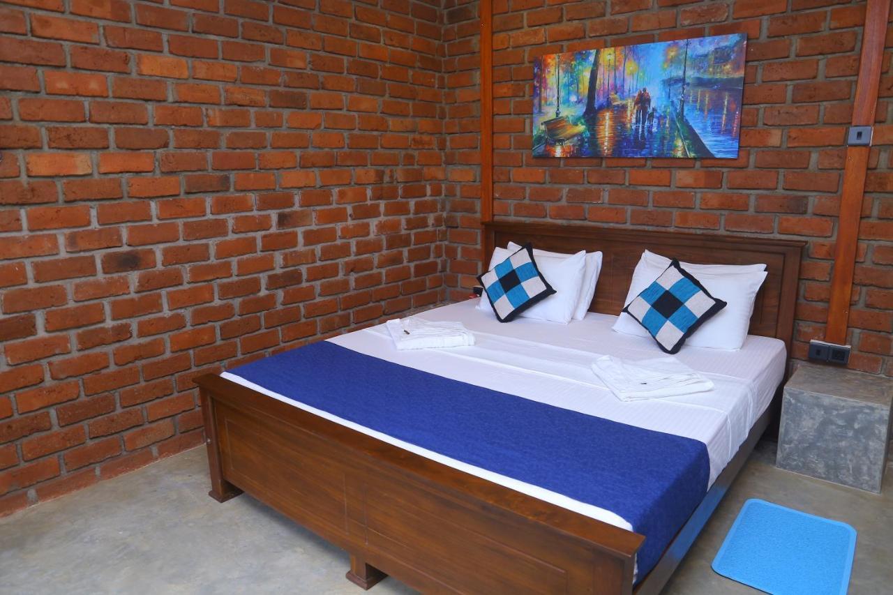 Click Hiriketiya Hotel ดิคเวลลา ภายนอก รูปภาพ