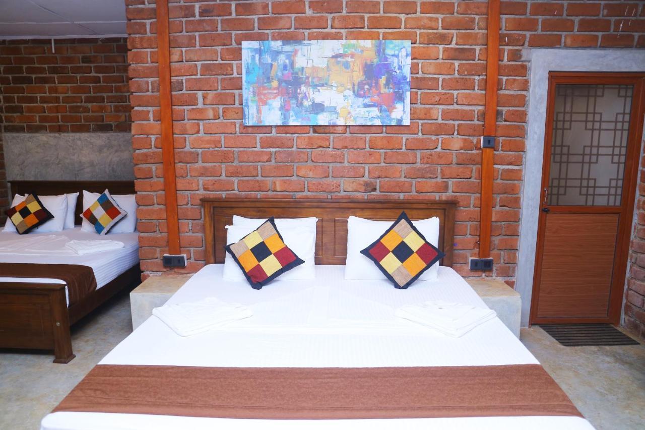 Click Hiriketiya Hotel ดิคเวลลา ภายนอก รูปภาพ