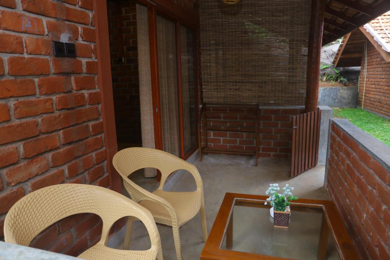 Click Hiriketiya Hotel ดิคเวลลา ภายนอก รูปภาพ